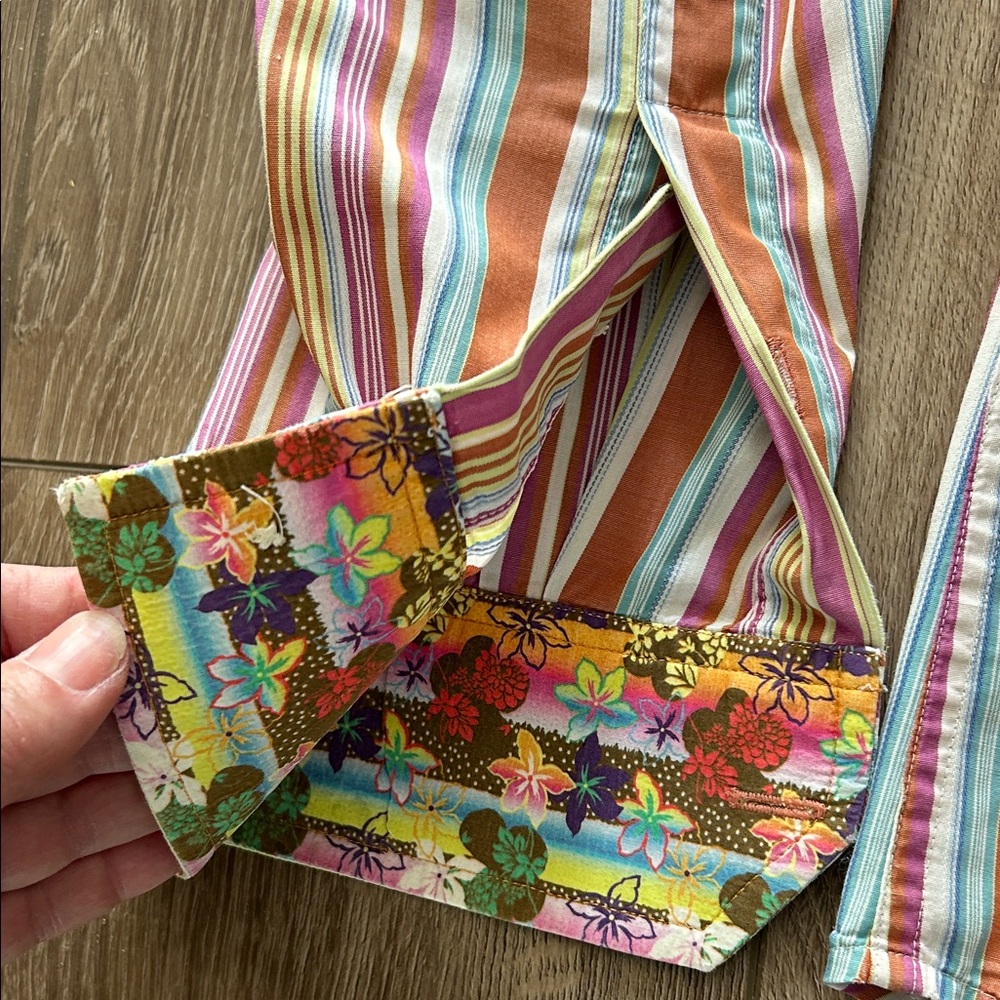 Like new - ROBERT GRAHAM Colorful Striped & Floral Patterned Button Down Shirt - Picture 6 of 9